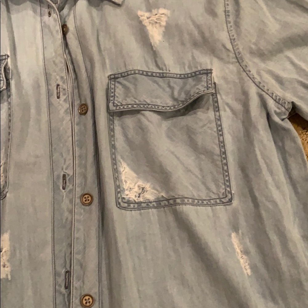 NWOT Rails Distressed denim shirt - Picture 4 of 5